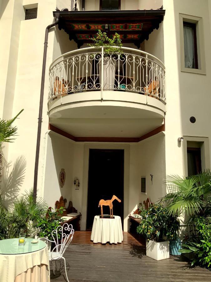 Sembenini Palace Riva del Garda Exterior foto